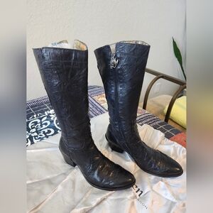 Elegant Black Leather Heeled Boots